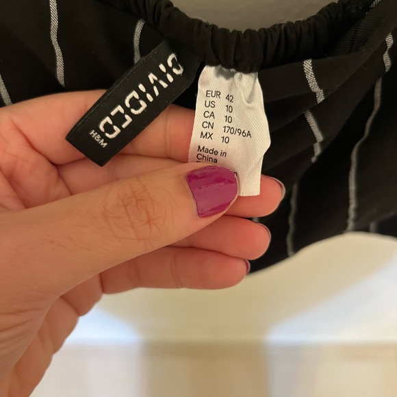 H&M black crop top with stripes - Picture 2 of 2